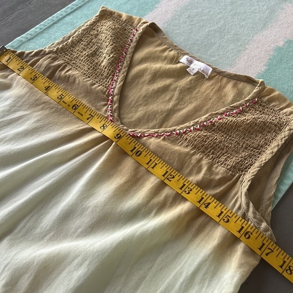 Solitaire Los Angeles Floral Embroidered‎ & Smocked Detail Ombre Sleeveless Top - Picture 8 of 9